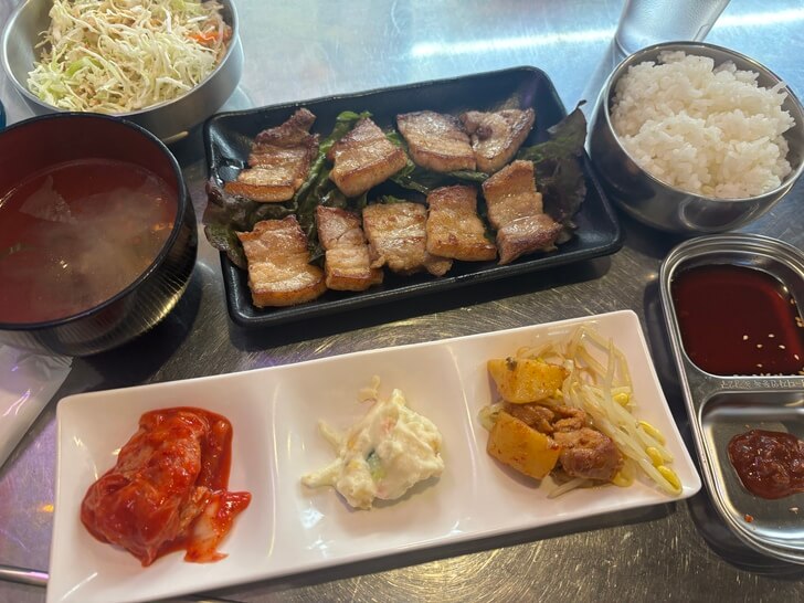 マショマショ サムギョプサルランチ