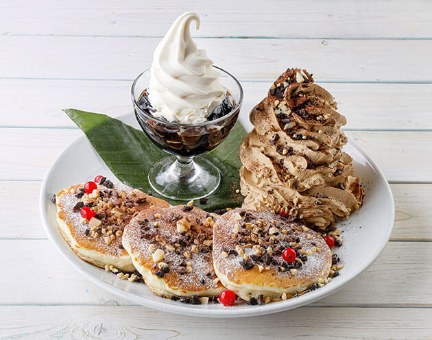 コナズKONA農園パンケーキ（出典：コナズ珈琲）