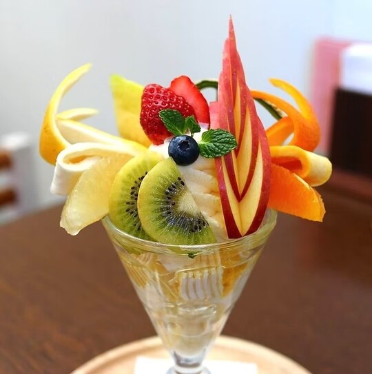 てんとう虫。（出典：https://www.101064pafecafe.com/）