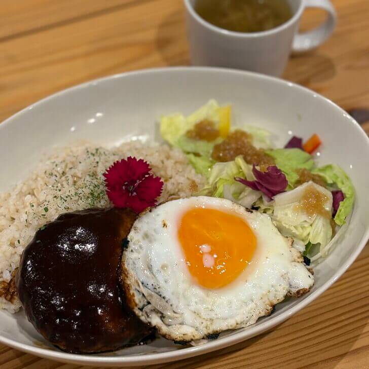 にこのす ロコモコ丼