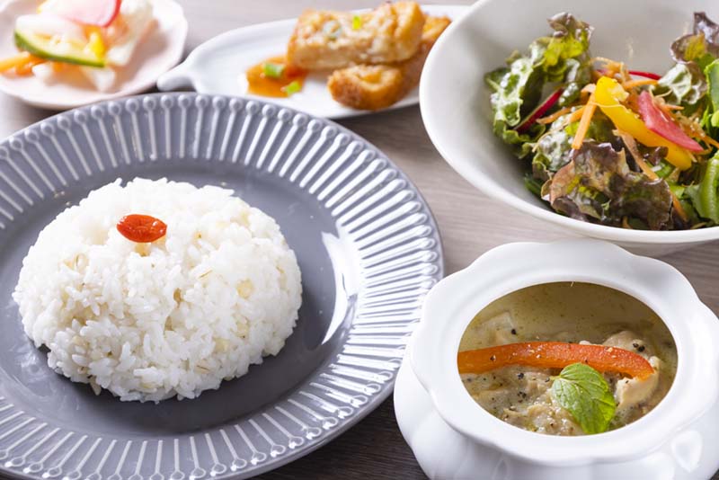 Cafe Dhigu_グリーンカレーセット