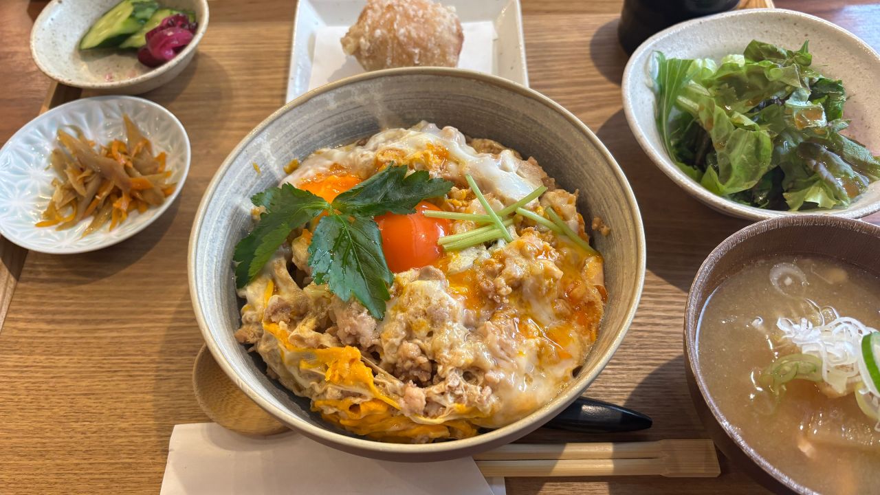 鳥せいHANARE_親子丼ランチ