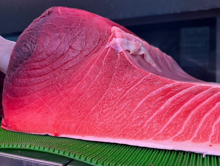 川越マルニ水産のマグロ(出典:川越マルニ水産Instagram)