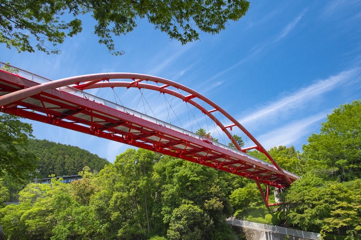 真っ赤な割岩橋