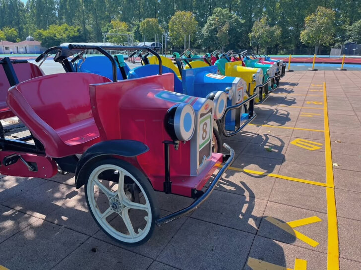 加須はなさき公園のバッテリーカー（出典：加須はなさき公園Instagram）