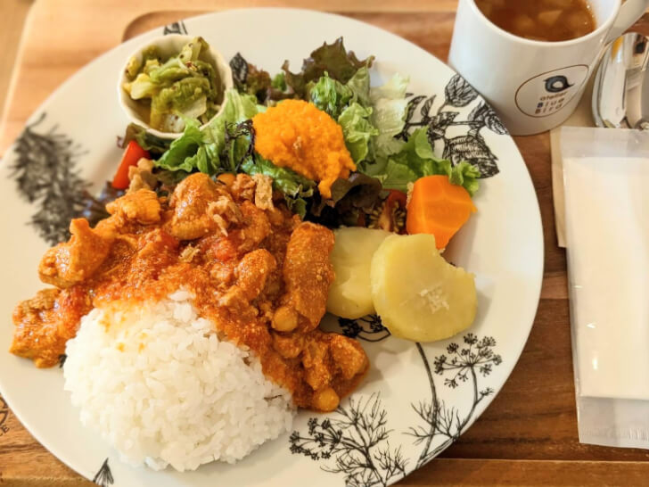 ランチセットのバターチキンカレー