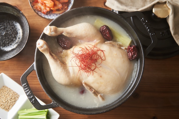 韓国の伝統料理サムゲタン