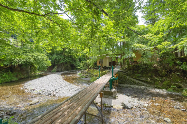 清流・名栗川のほとりに位置するせせらぎキャンプ場(出典:せせらぎキャンプ場)