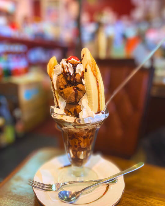 伯爵邸のチョコバナナパフェ