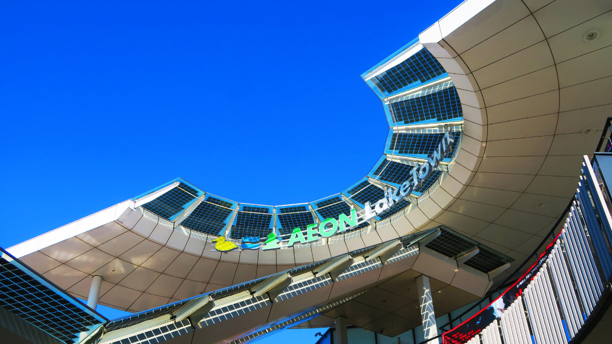 越谷市のイオンレイクタウンの外観（出典：pixta.jp）