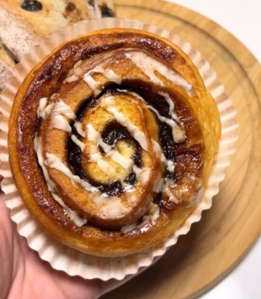 シナモンの風味と甘さをダイレクトに感じられるシナモンロール