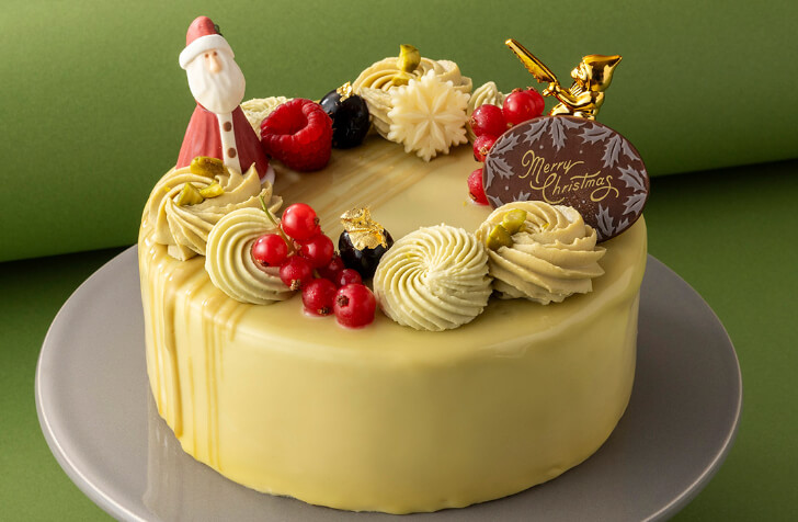 ピスタチオの淡いグリーンが印象的な「リースピスターシュ」（提供：ロイヤルパインズホテル浦和）