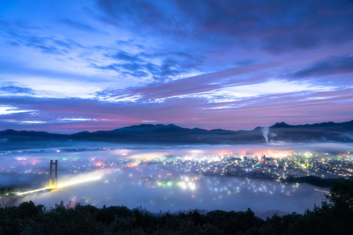秩父・幻想的な雲海の夜景