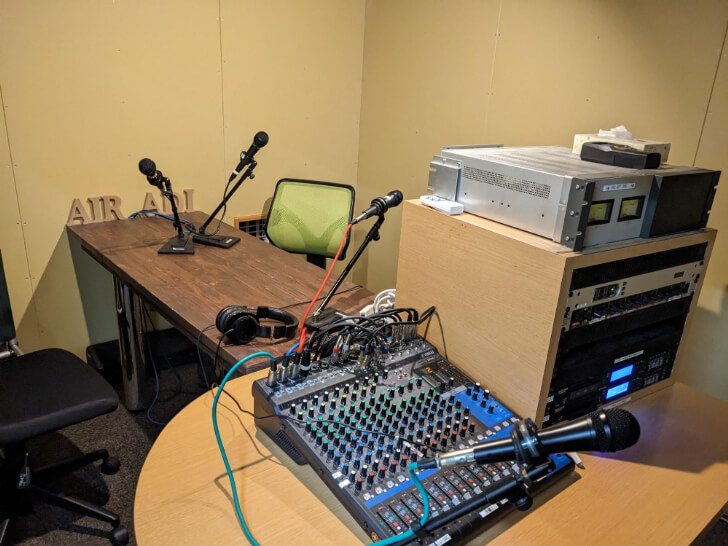 あいラジの収録ブース内の様子