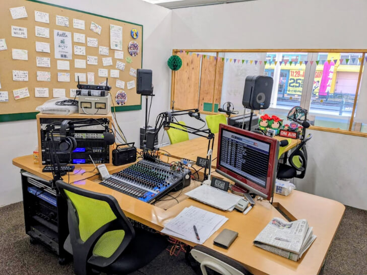 あいラジ生放送ブースの様子