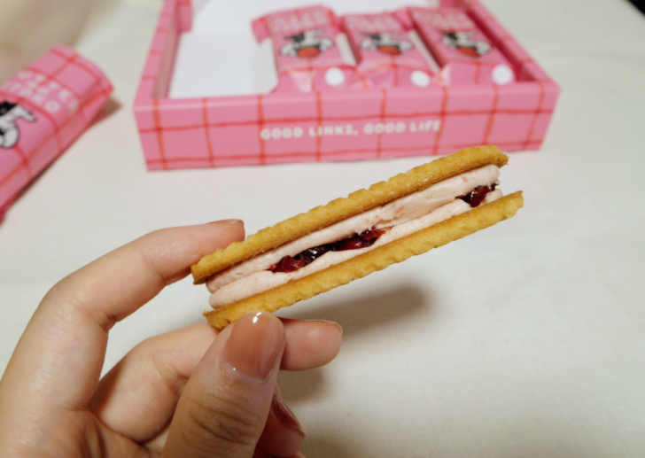 「あまりんのベリーベリーバターサンド」断面図