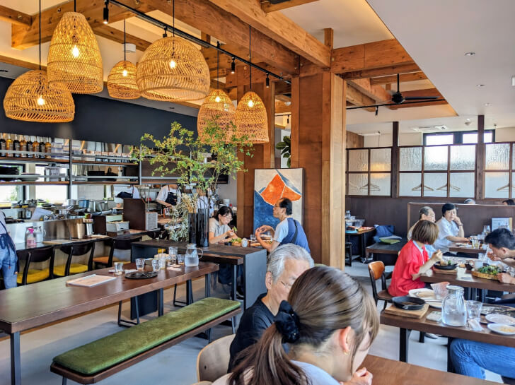 エプロンマークの店内風景