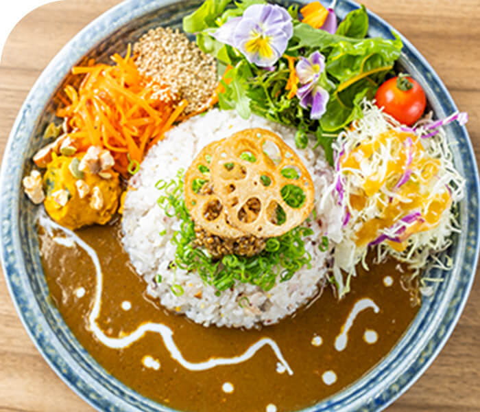 里山ごはん食堂の里山野菜カレー(出典:道の駅おがわまち)