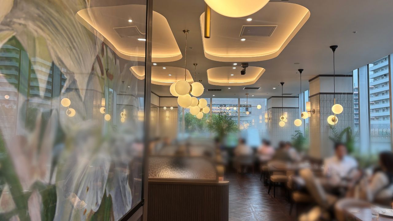 カフェ・ド・デイジイ_リリア川口_店内