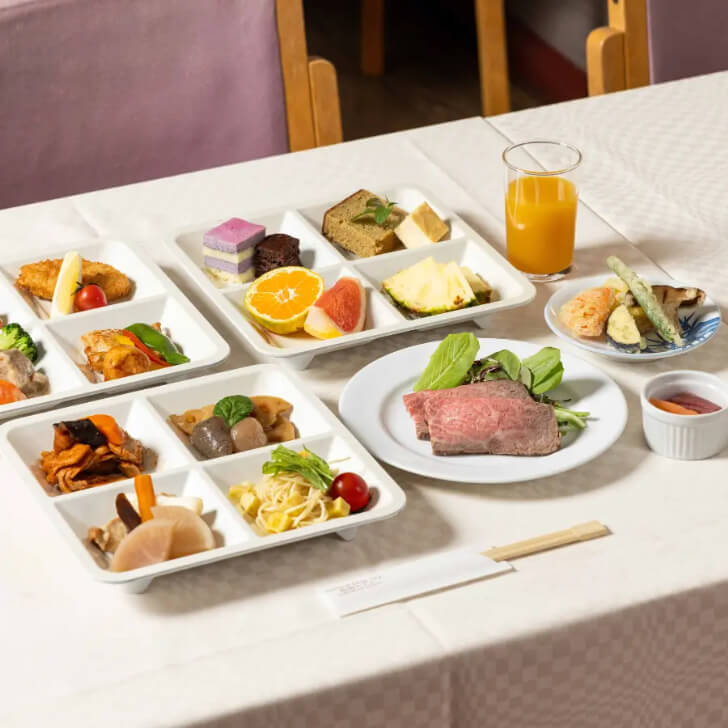 和洋中約50種類の料理が並ぶ食べ放題ビュッフェ(出典:ナチュラルファームシティ農園ホテル)