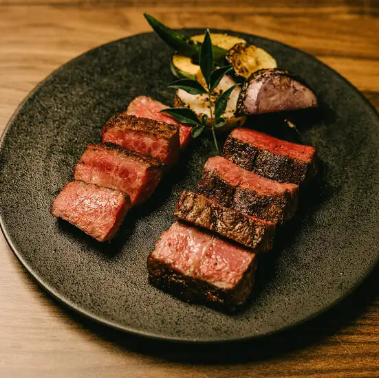 肉割烹 喰心の赤身ステーキ（出典：肉割烹 喰心）