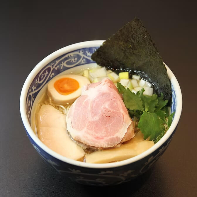 煮干しそば白醤油（出典：中華そば よしかわ）